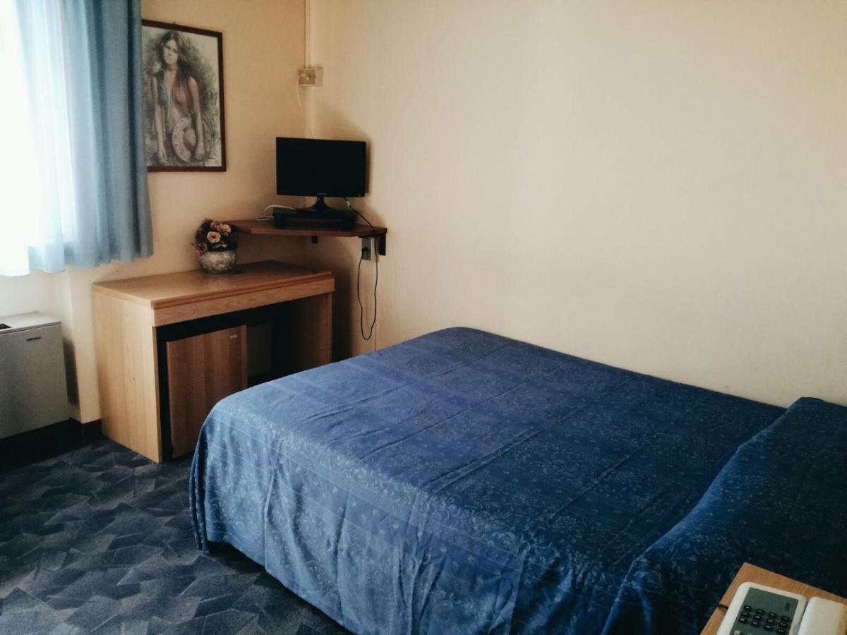 Hotel One Via Roma, 82 Altopascio Kültér fotó